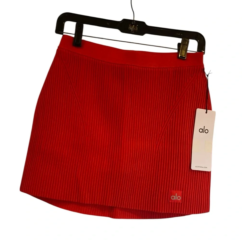 NWT Alo Yoga denim knit high waist skirt BRIGHT RED Size M